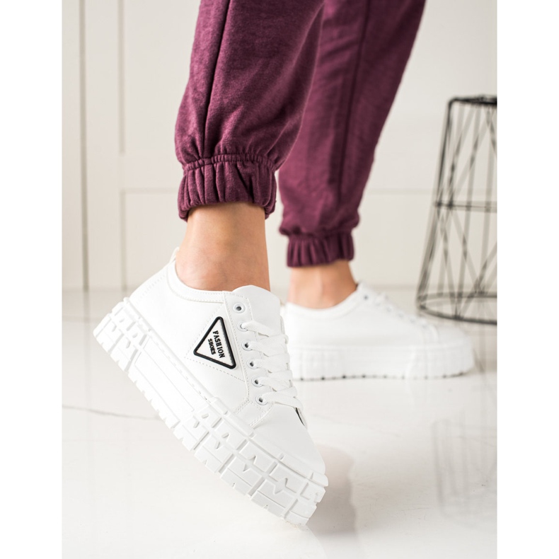 Goodin Sneakers med ekoläder på plattformen vit 1