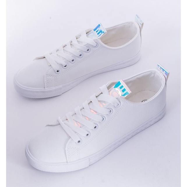 Vita sneakers från Valerie 1