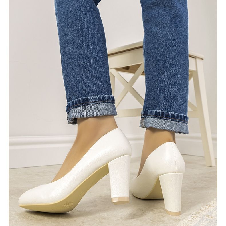 Vita pumps på Unos stolpen 1