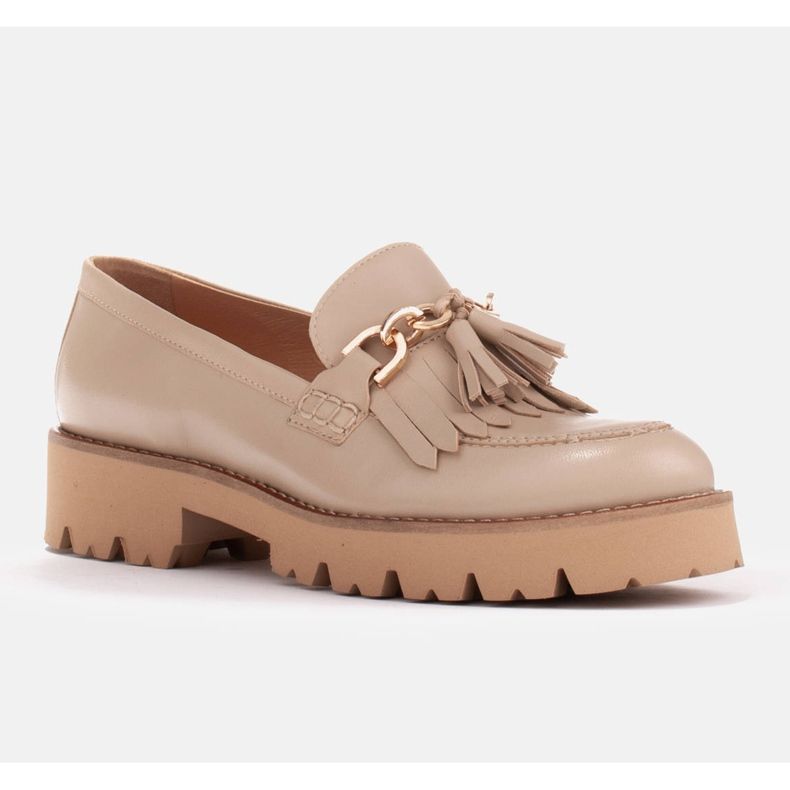 Marco Shoes Loafers med en guldkedja på en lätt sula beige 1