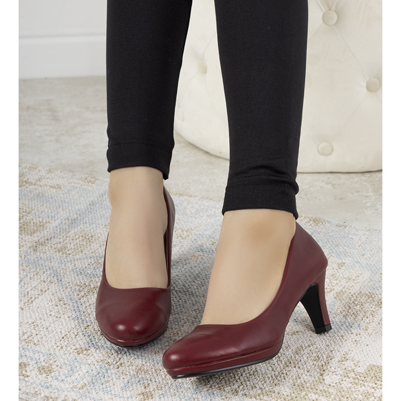 Burgundy pumps på en Fink läderklack svart 2