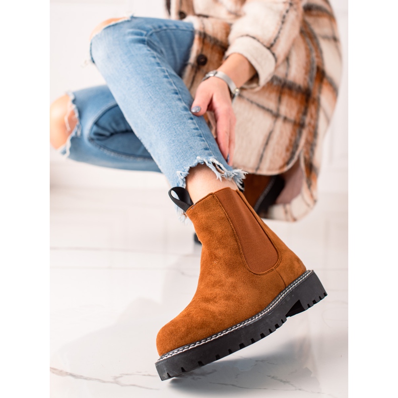 Ideal Shoes Platformsstövlar i mocka brun 2