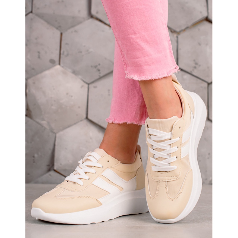 Ideal Shoes Fashionabla sneakers med ränder beige 1