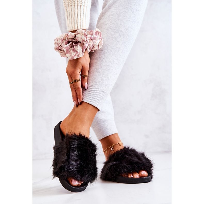 Tofflor med päls, gummisvart pollie 2
