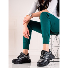 TRENDI Svarta sneakers på plattformen 1