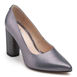 Marco Shoes Grå pumps med ribbad häl 1