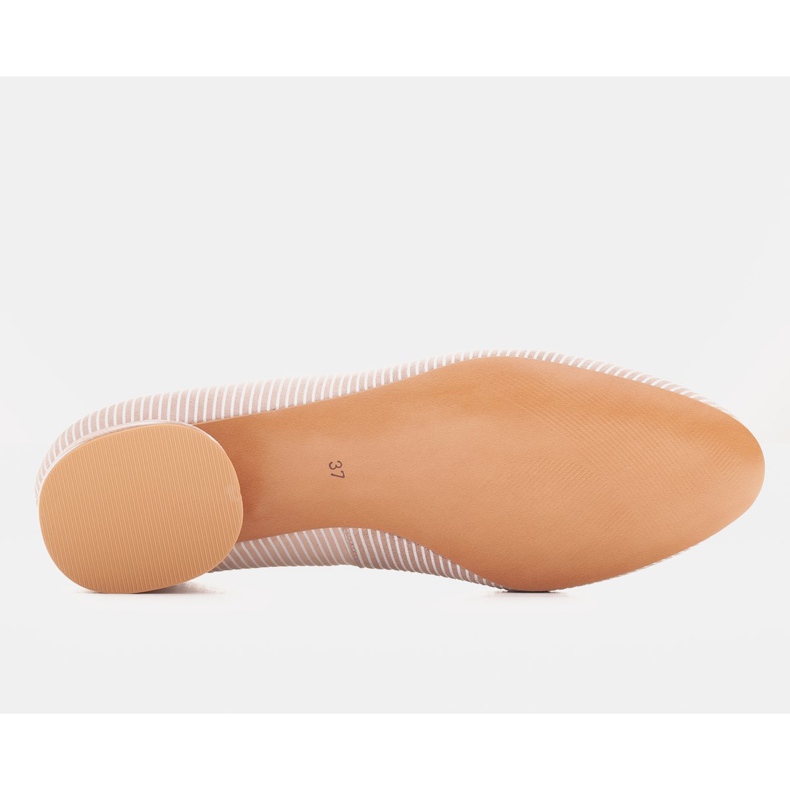 Marco Shoes Beige ballerinor i mocka med gyllene dekoration 1