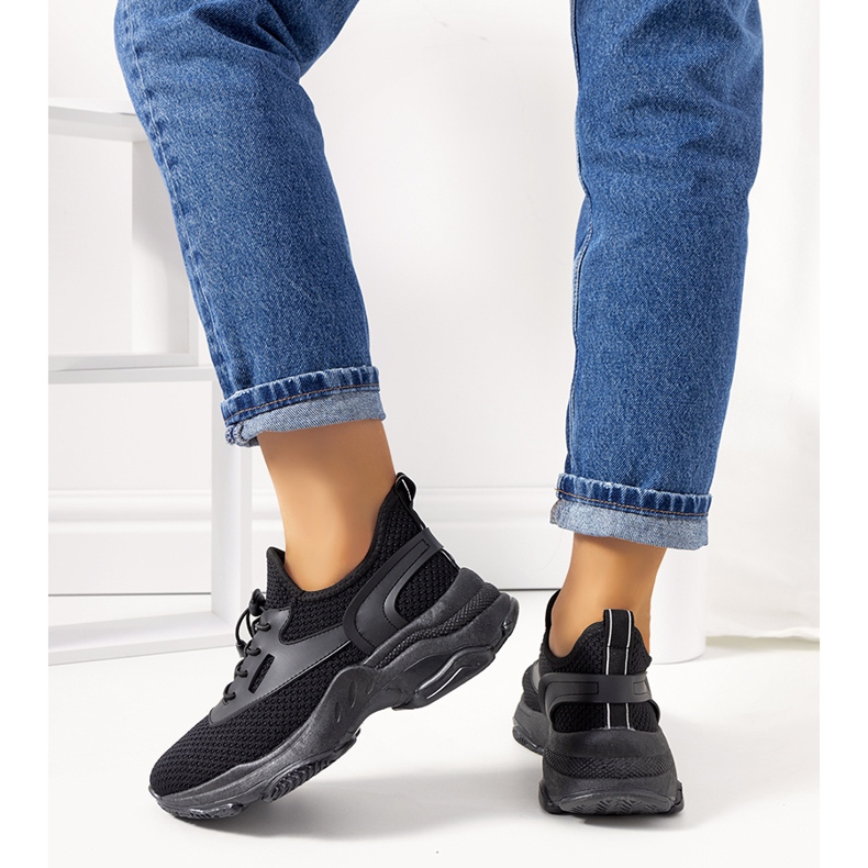 Svarta Barnes sneakers 1