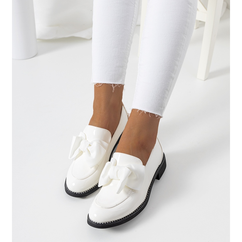 Khale vitlackade skor 1