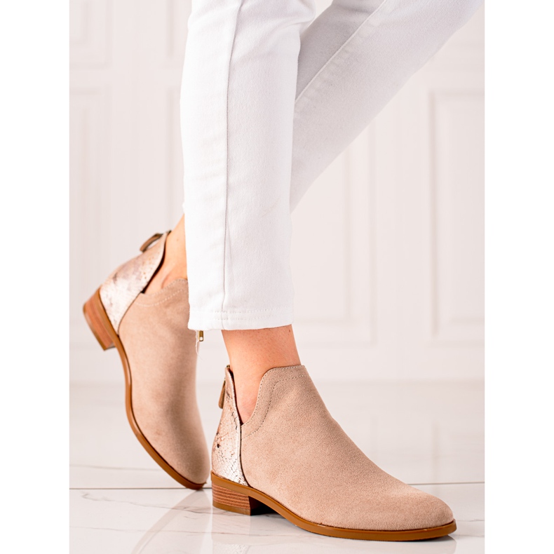 Beige stövlar med utskuren VINCEZA brun 1