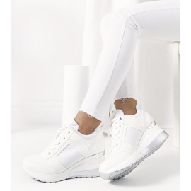 Vita sneakers på Lockett-kilen silver- 1