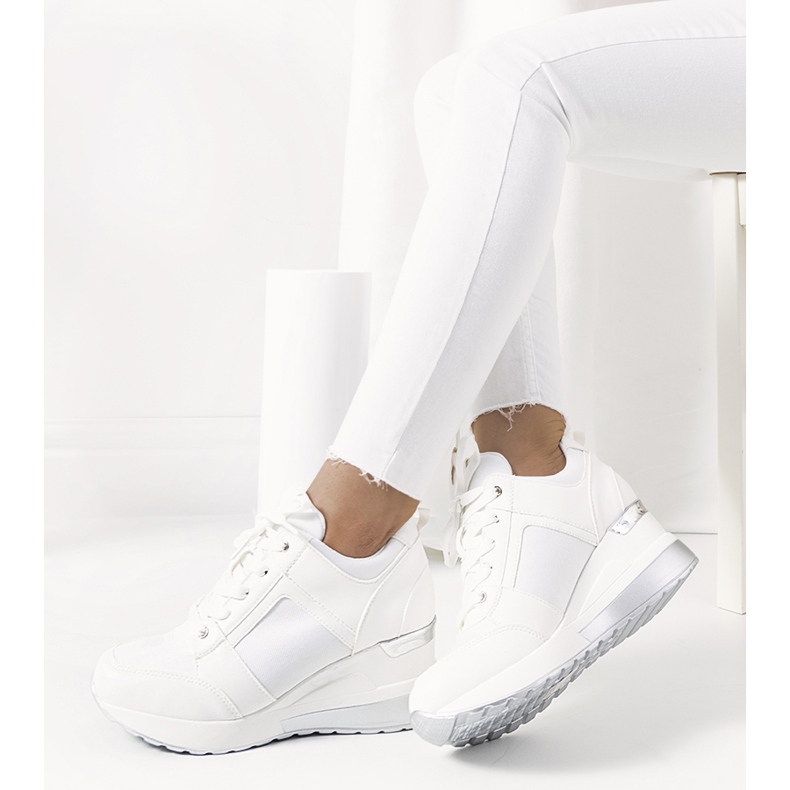 Vita sneakers på Lockett-kilen silver- 1