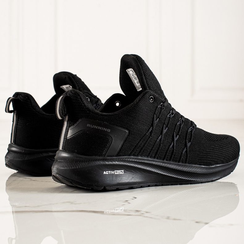 DK Svarta Sportskor 1