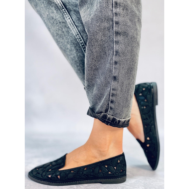 Ragna Svarta genombrutna ballerinor 2