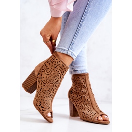 FB1 Genombrutna stövlar På En Post Camel Bretagne brun 2