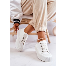 FB2 Låga sneakers på den vita Mischa-plattformen 2