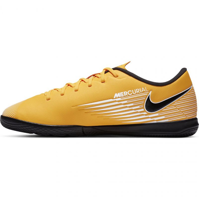 Nike Mercurial Vapor 13 Academy Ic Jr AT8137 801 fotbollsskor gul gula färger 1