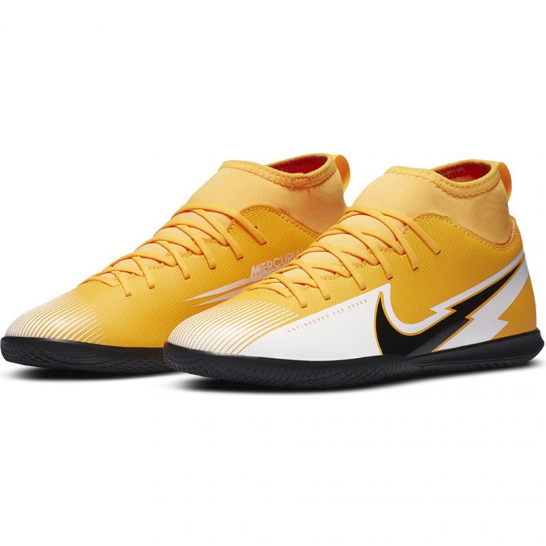 Nike Mercurial Superfly 7 Club Ic Jr AT8153 801 fotbollsskor gul apelsiner och röda 1