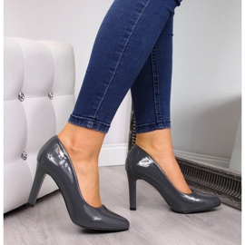 Pumpar lackerade på stolpen Sergio Leone W SK3P grå 2