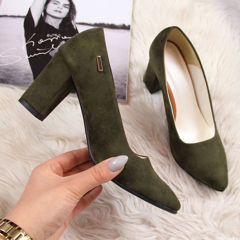 Pumpar på stolpen Monique W AN866J oliv kaki grön 1