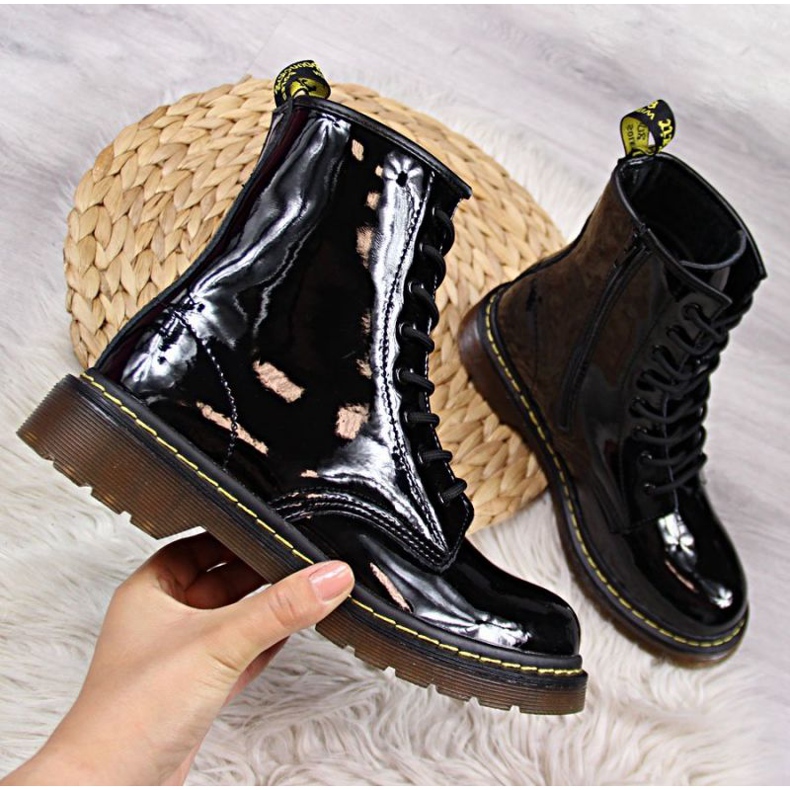 Läderlackerade stövlar Filippo W PAW78 isolerade svart 1