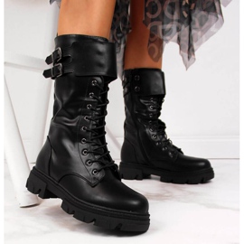 Arbetare isolerade på Vinceza W JAN54 -plattformen svart vit 2