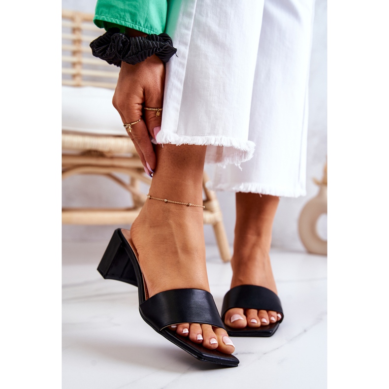 FJ1 Skinnsvarta Netty-sandaler på häl 2