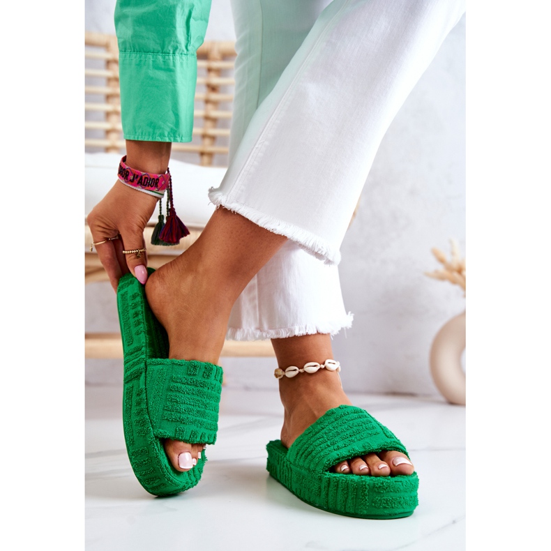 FJ1 Tofflor På Den Gröna Lilly Plattformen 2