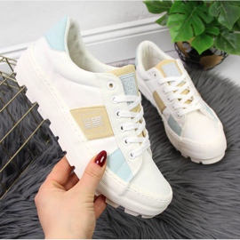 Textilsneakers på Big Star W JJ274480 plattform vit 1