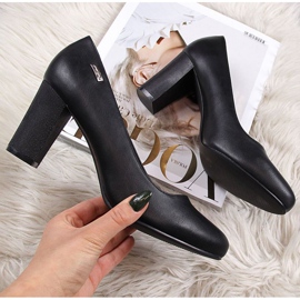 Pumpar på stolpen Sergio Leone W SK193A svart 1