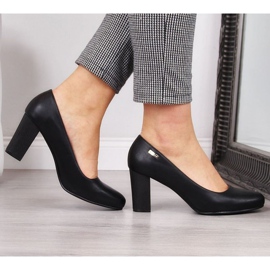 Pumpar på stolpen Sergio Leone W SK193A svart 2