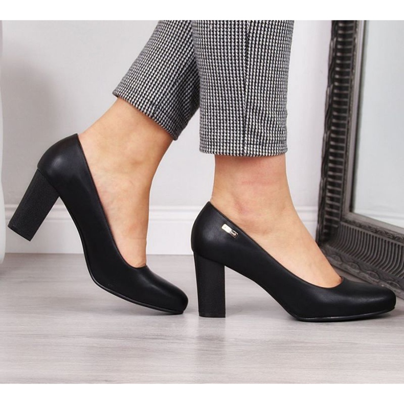 Pumpar på stolpen Sergio Leone W SK193A svart 2