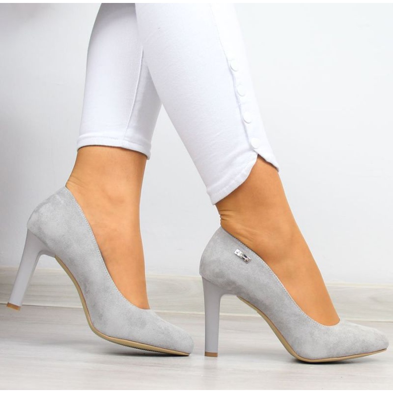 Pumpar på Sergio Leone W SK3R stolpe grå 2