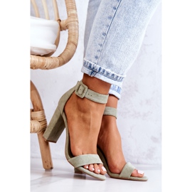 FB2 Sandaler med mockaklack ljusgrön Jacqueline 1