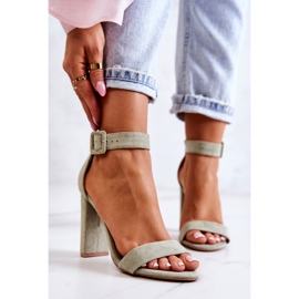 FB2 Sandaler med mockaklack ljusgrön Jacqueline 2