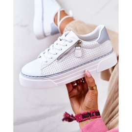 FB2 Sportskor på den vita och blåa Louisa-plattformen 1