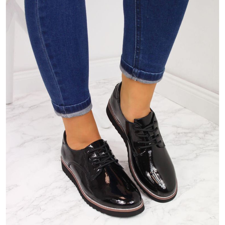 Läderlackade skor Filippo W PAW174 svarta 2