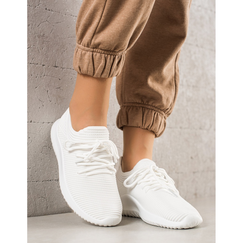 TRENDI Lätta sportskor vit 1
