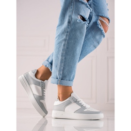 TRENDI Sportskor tillverkade av ekoläder vit grå 2