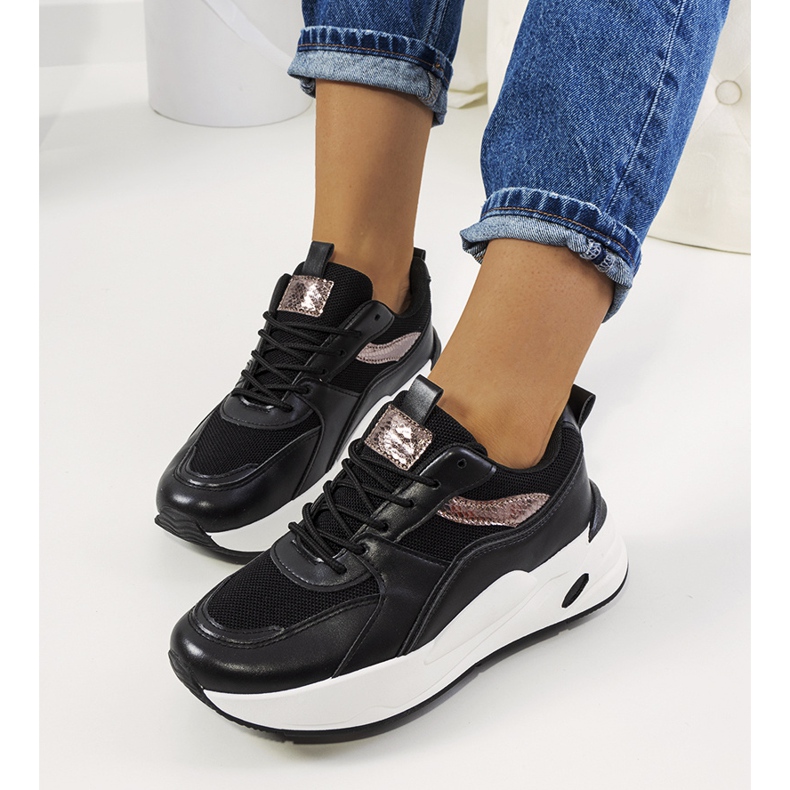 Svarta Nazaria sportskor gyllene 1