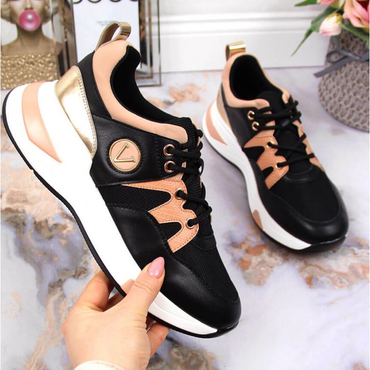 Sneakers på plattformen Vinceza W JAN79A svarta 1