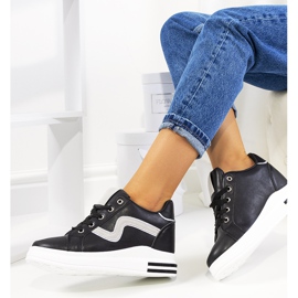 Svarta sneakers på Piazza wedge 1