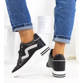 Svarta sneakers på Piazza wedge 2