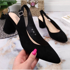 Pumpar på Sergio Leone-stolpen i SK362 svart 1