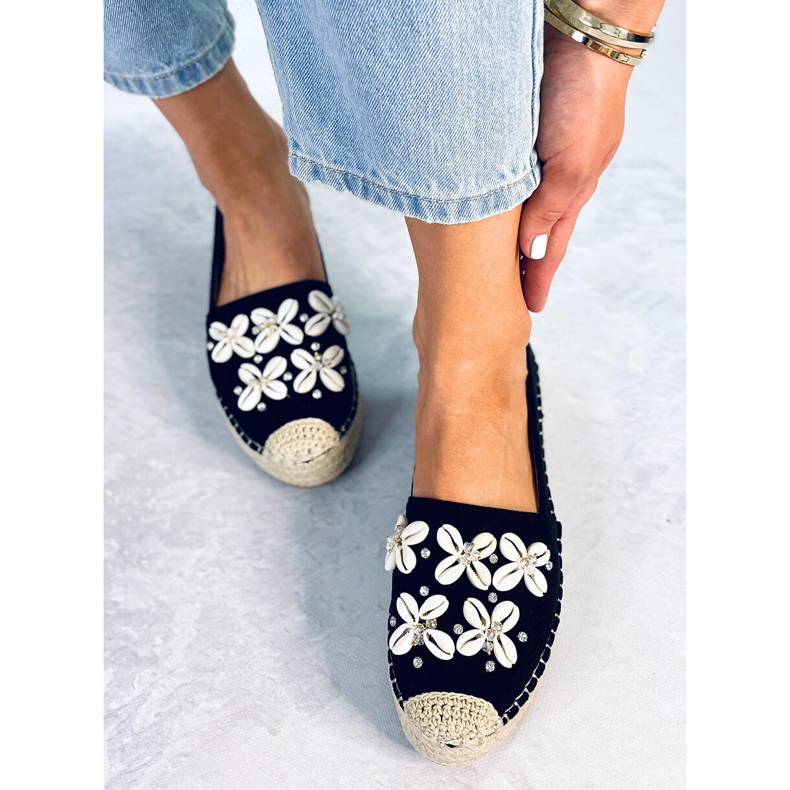 Elif Svarta espadrillor med skal 1