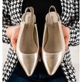 Goodin Pumpar med en upptäckt klack gyllene 1