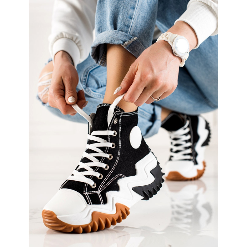 TRENDI Svarta Sneakers Mode Sneakers 1