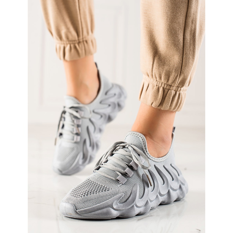 TRENDI Gråa modesneakers 1