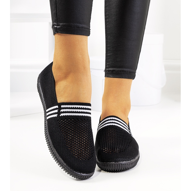 Svarta Tanya genombrutna sneakers 1