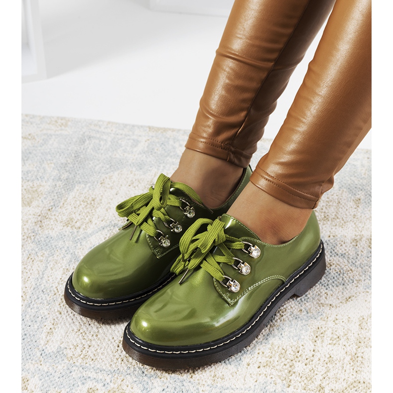 Grönlackade skor av Kristina 2